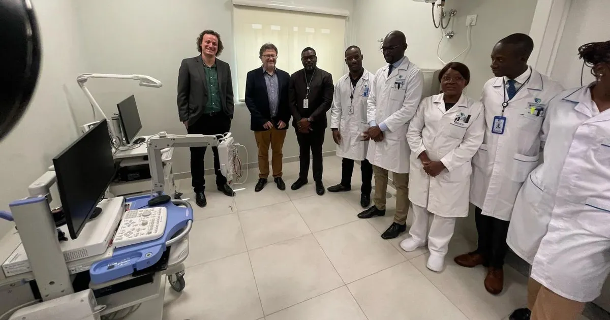 Médico brasileiro capacita técnicos angolanos sobre Neurociências