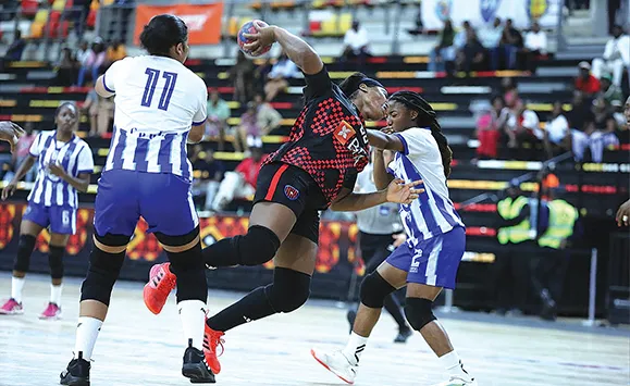 1.º de Agosto arranca vitória a ferro e fogo