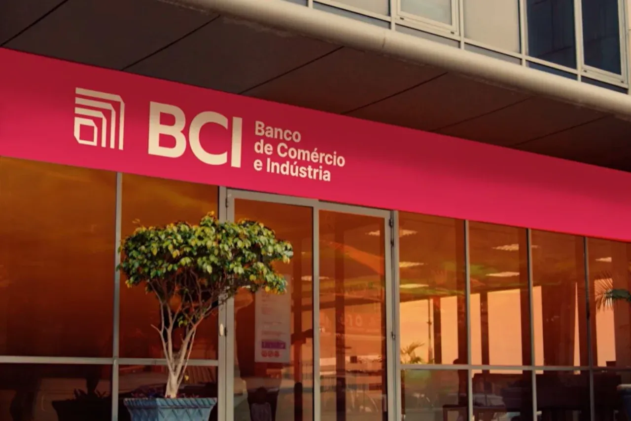 BNA trava cobrança de seguro no Multicaixa