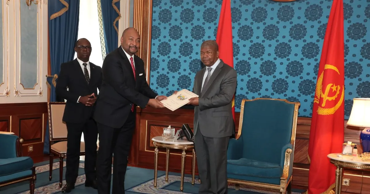 João Lourenço recebe enviado especial do homólogo da República Centro Africana