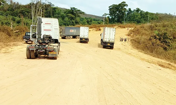 Mau estado da via ameaça cortar ligação no percurso Kivola-Nóqui