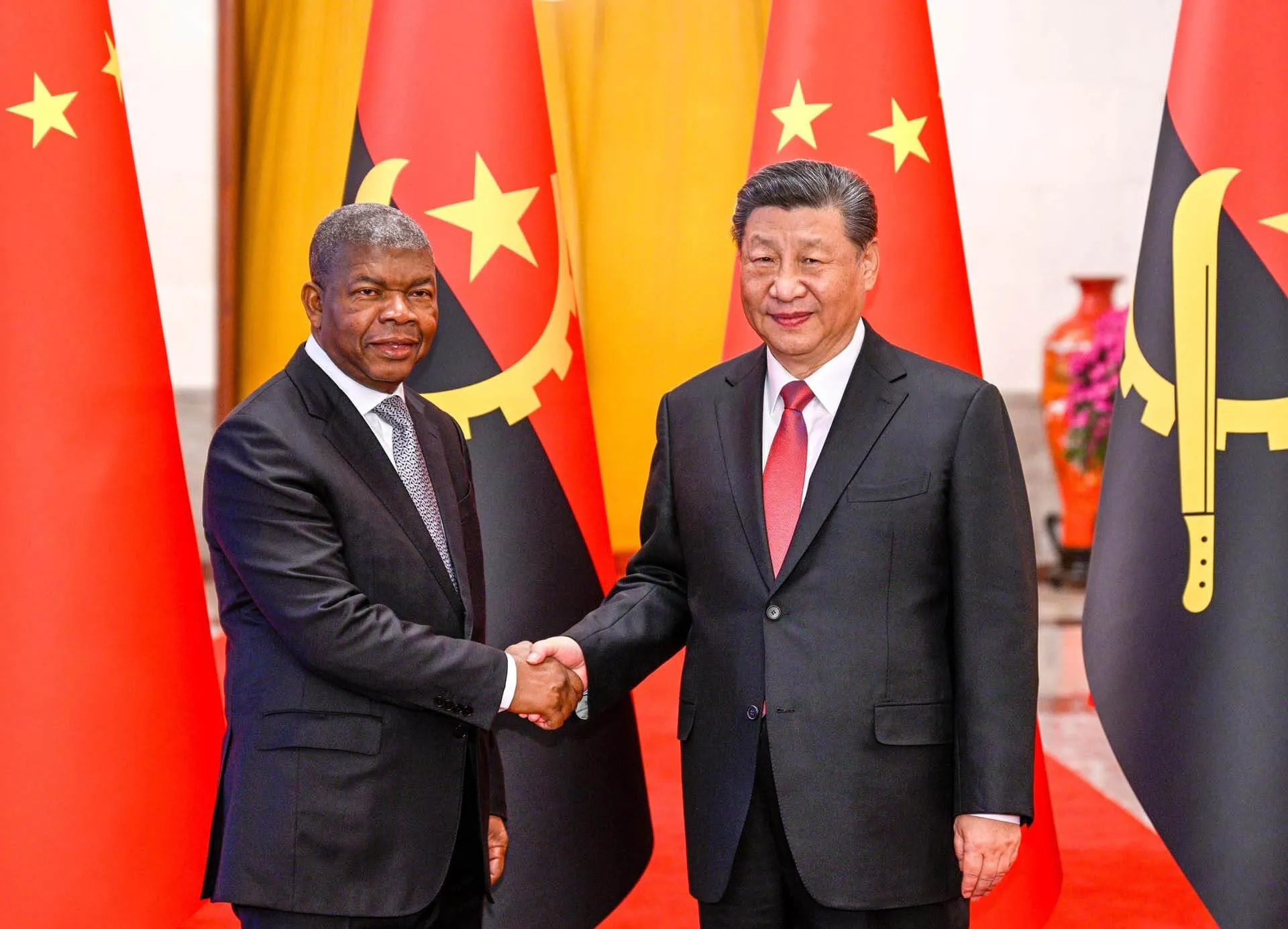 Angola felicita China pelos 77 anos da República Popular
