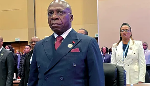 Angola propõe reunião sobre financiamento