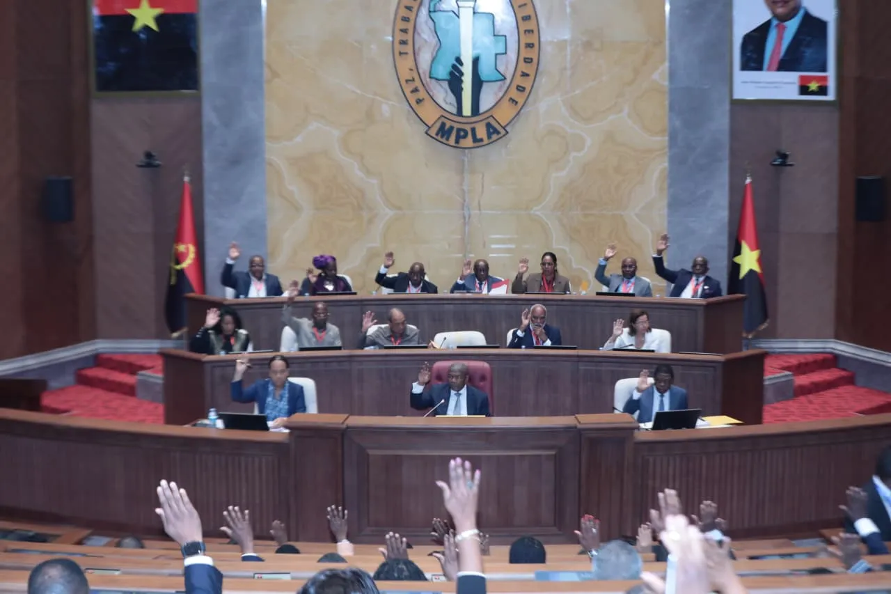 Bureau Político do MPLA reúne-se em Luanda para preparar o IX Congresso Ordinário, previsto para 9 e 10 de Dezembro