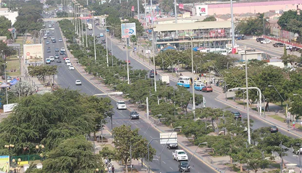 Luanda: trânsito na Avenida Deolinda Rodrigues fica parcialmente condicionado no sábado para reparação de conduta da EPAL