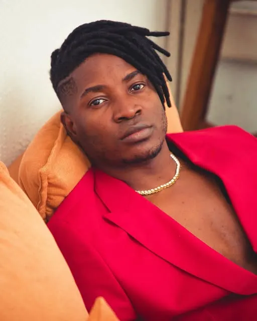 Cef Tanzy ganha Disco de Ouro da FM Afro