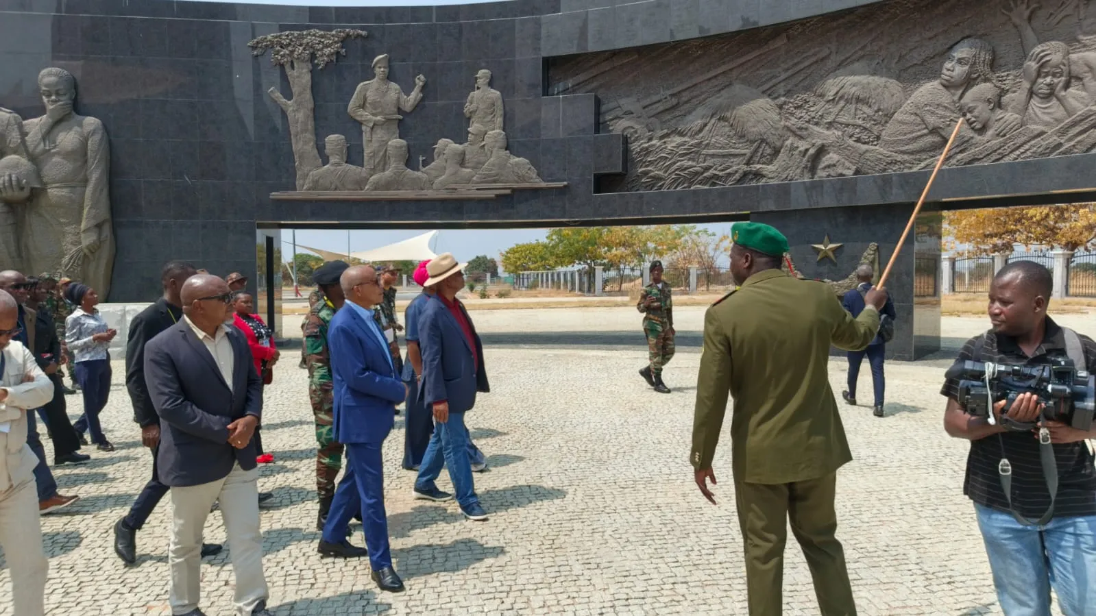 Ministro de Estado do Botswana visita Memorial da Batalha do Cuito Cuanavale