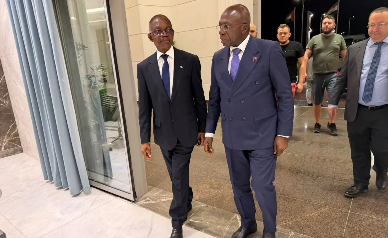 Téte António chega ao Egipto para a 8.ª Reunião Semestral da União Africana, marcada para 3 e 4 de Outubro