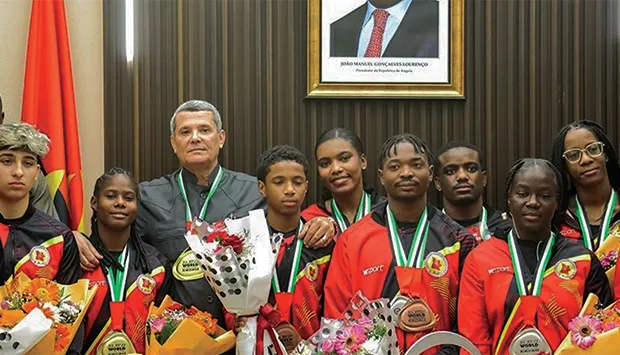 Redução de lutadores dita segundo lugar por equipas