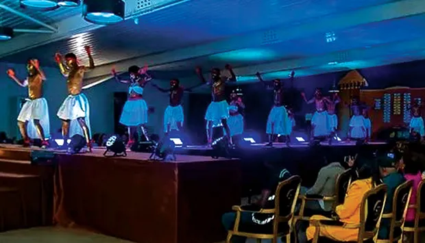 Moda Mwila distingue personalidades das artes