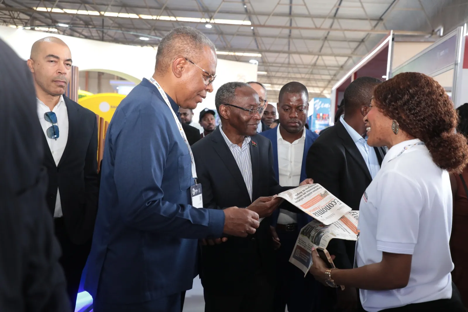 Bornito de Sousa visita stand do Jornal de Economia & Finanças na FILDA