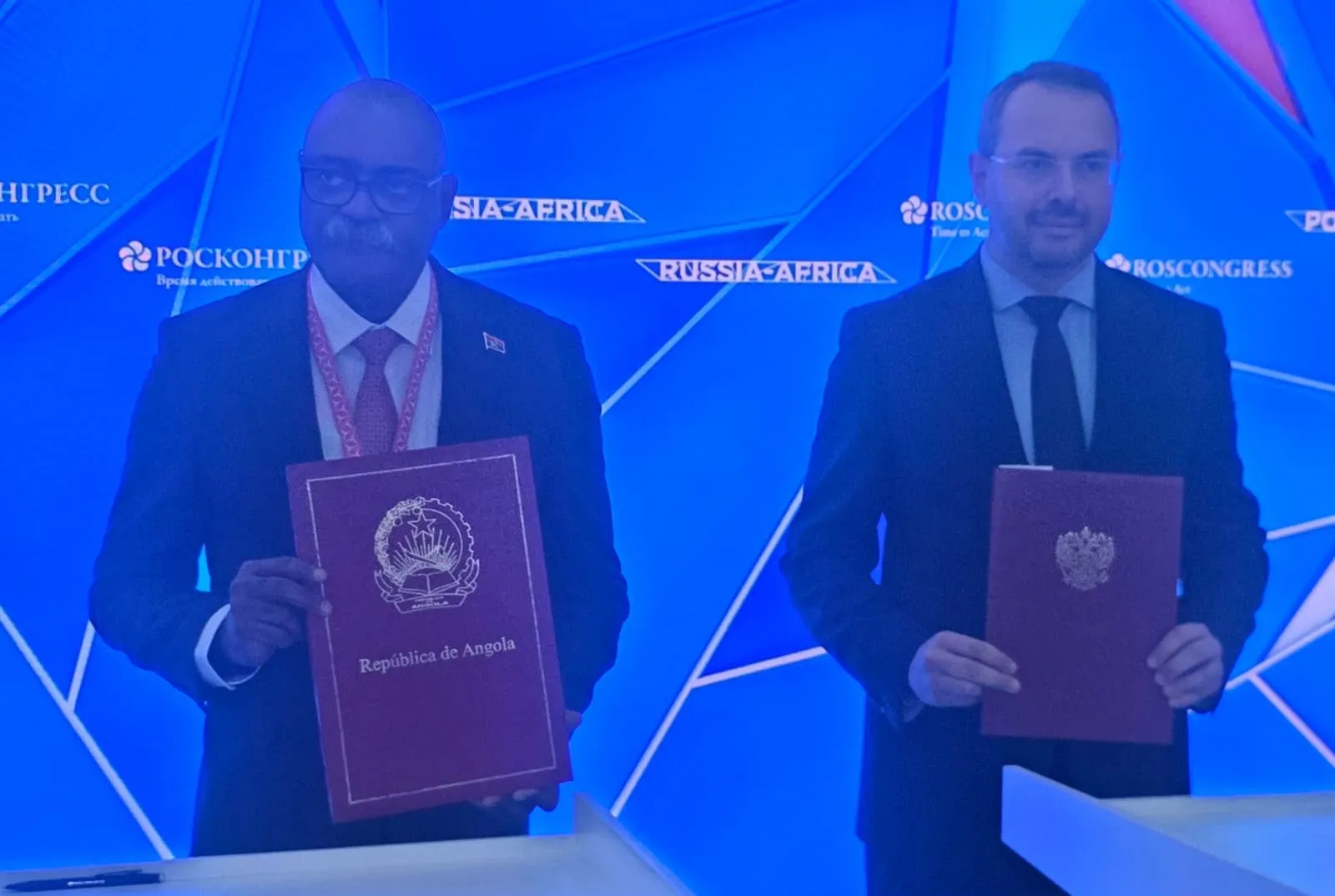 Angola e Rússia assinam dois memorandos de cooperação em ciência, tecnologia e ensino superior em Moscovo, a 28 de Outubro