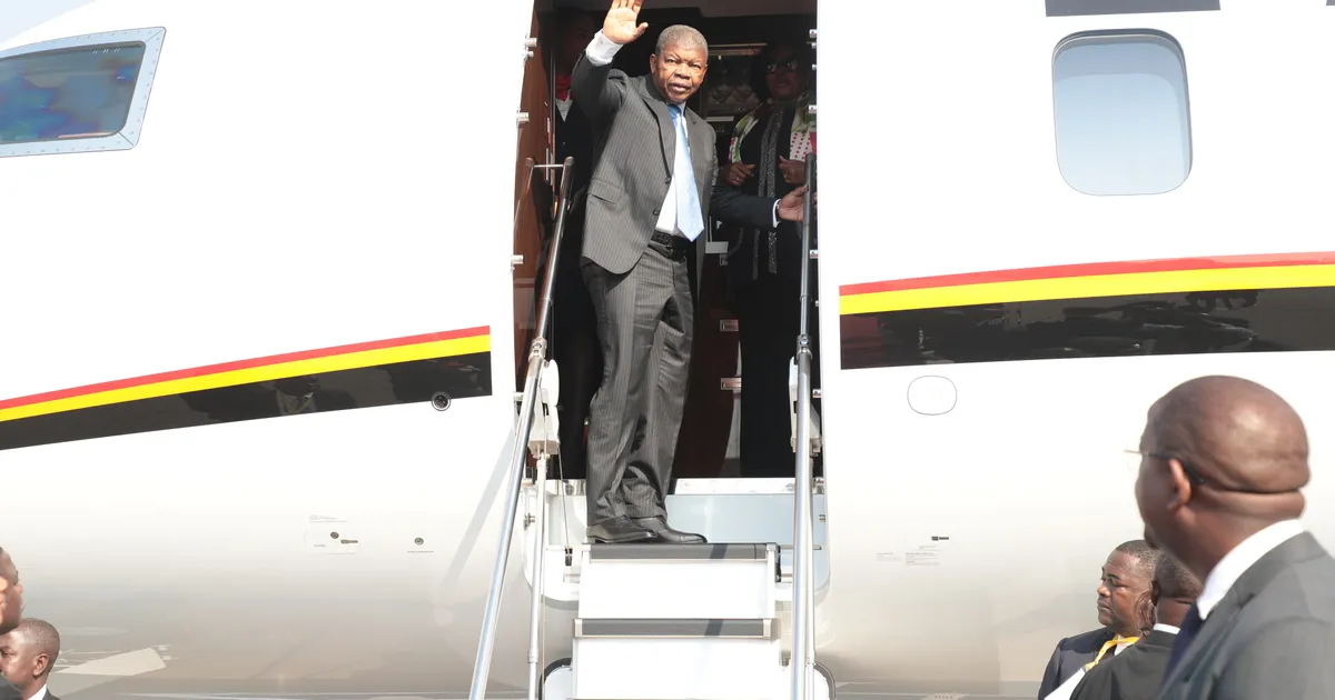 Presidente João Lourenço a caminho de Guiné-Equatorial