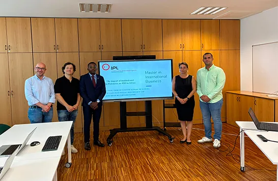 Jovem angolano conclui Mestrado com distinção em Portugal