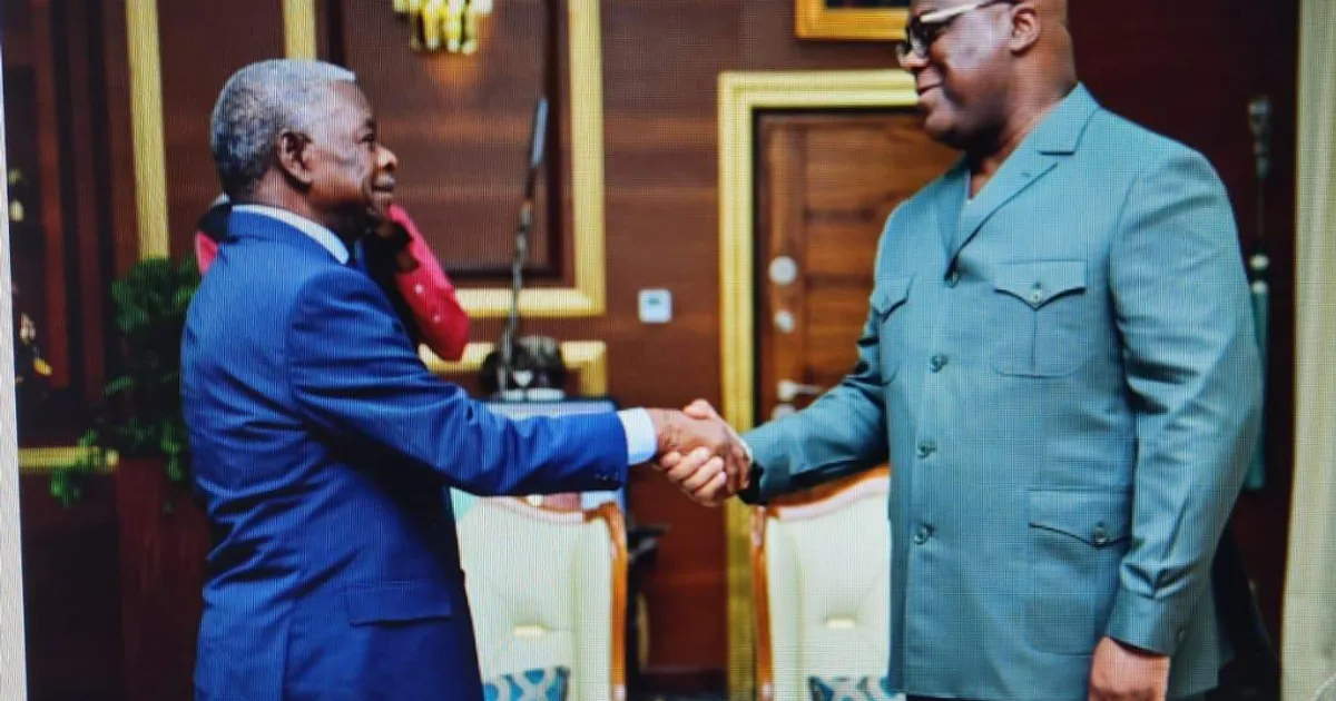 Músico Sam Mangwana recebido em audiência pelo Presidente Félix Tshisekedi