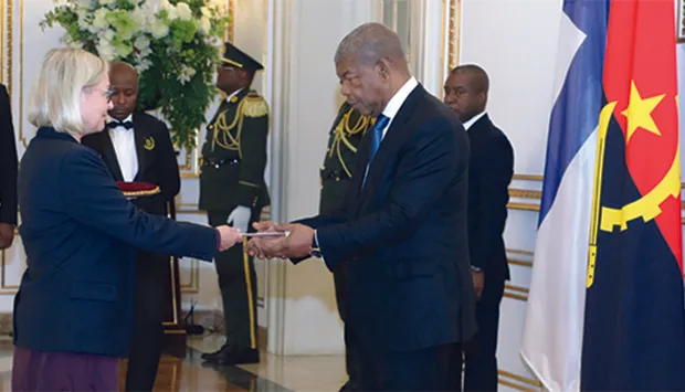 Novos embaixadores prometem acelerar cooperação com Angola