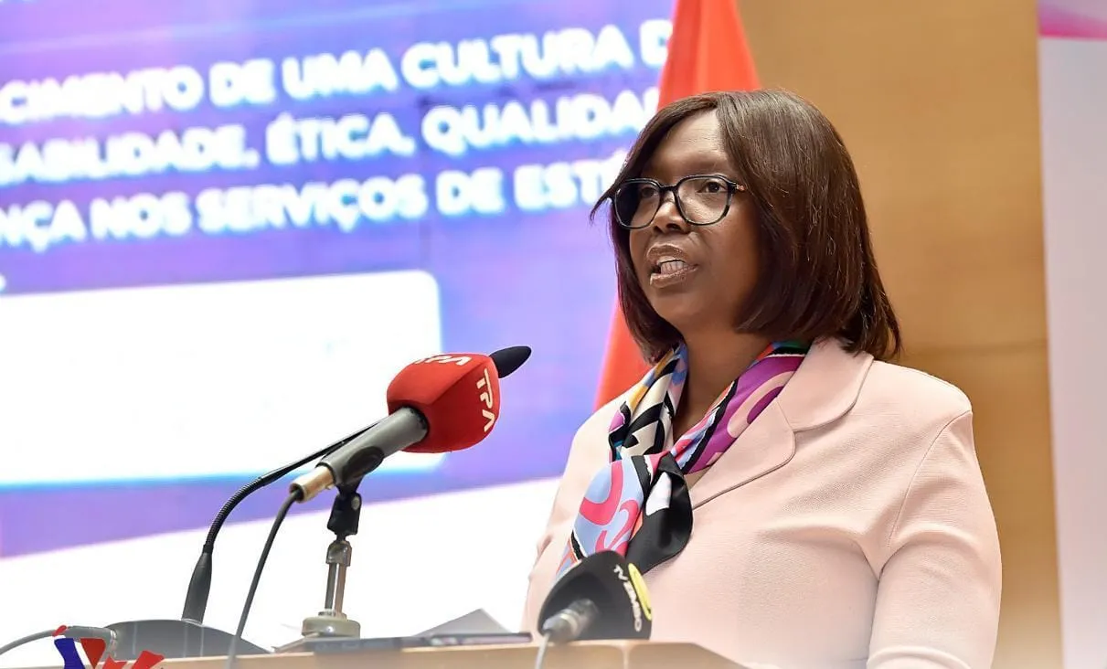 Sílvia Lutucuta alerta para aumento de complicações em procedimentos estéticos