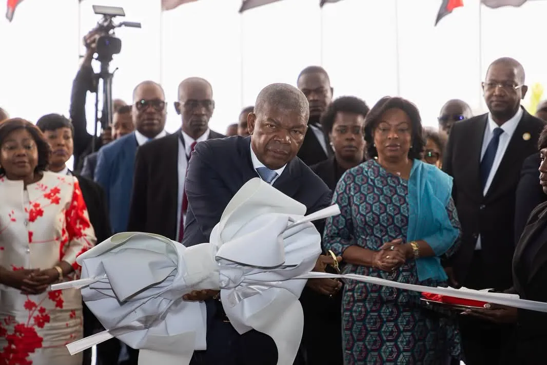 Presidente da República inaugura Centro de Convenções de Luanda