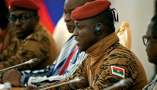 Jornalistas fazem treino militar no Burkina Faso