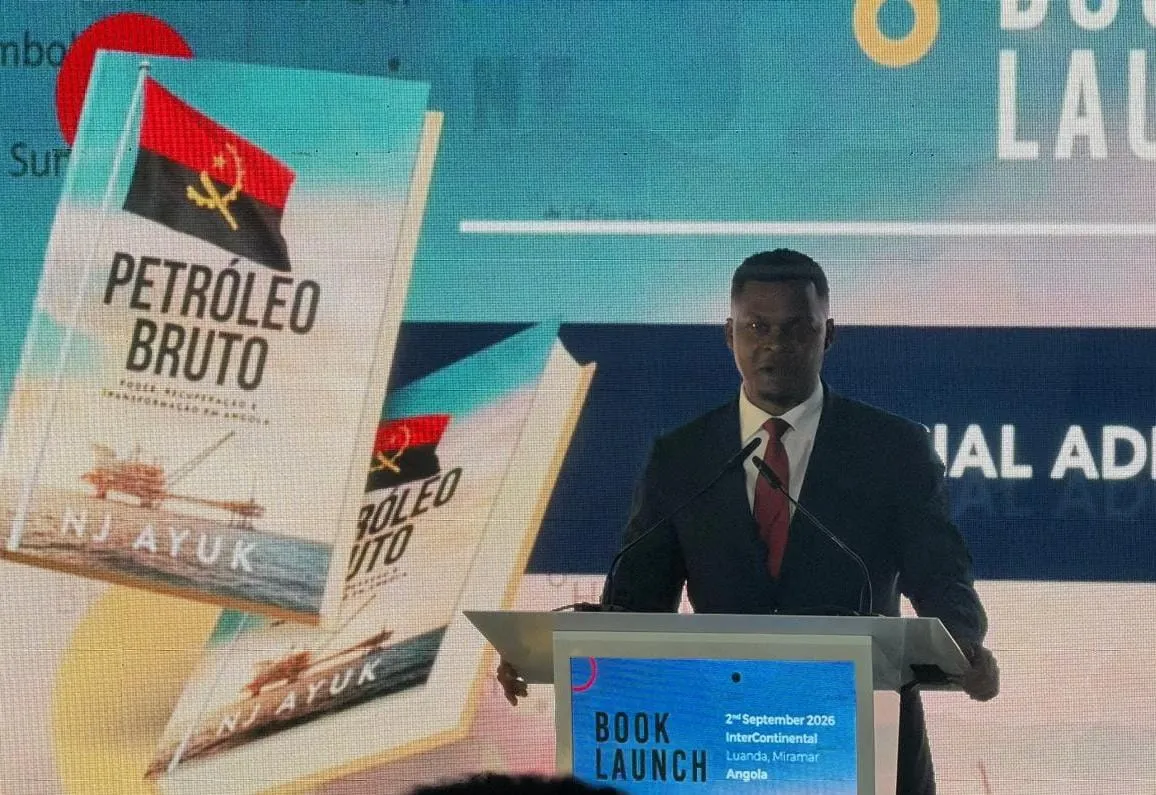 NJ Ayuk apresenta livro “Petróleo Bruto”