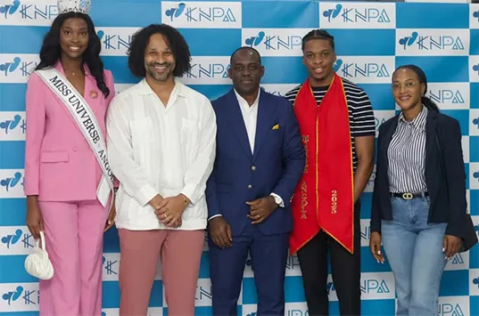Distintas personalidades prestigiam nova colecção da Galeria KNPA – Artes e Molduras