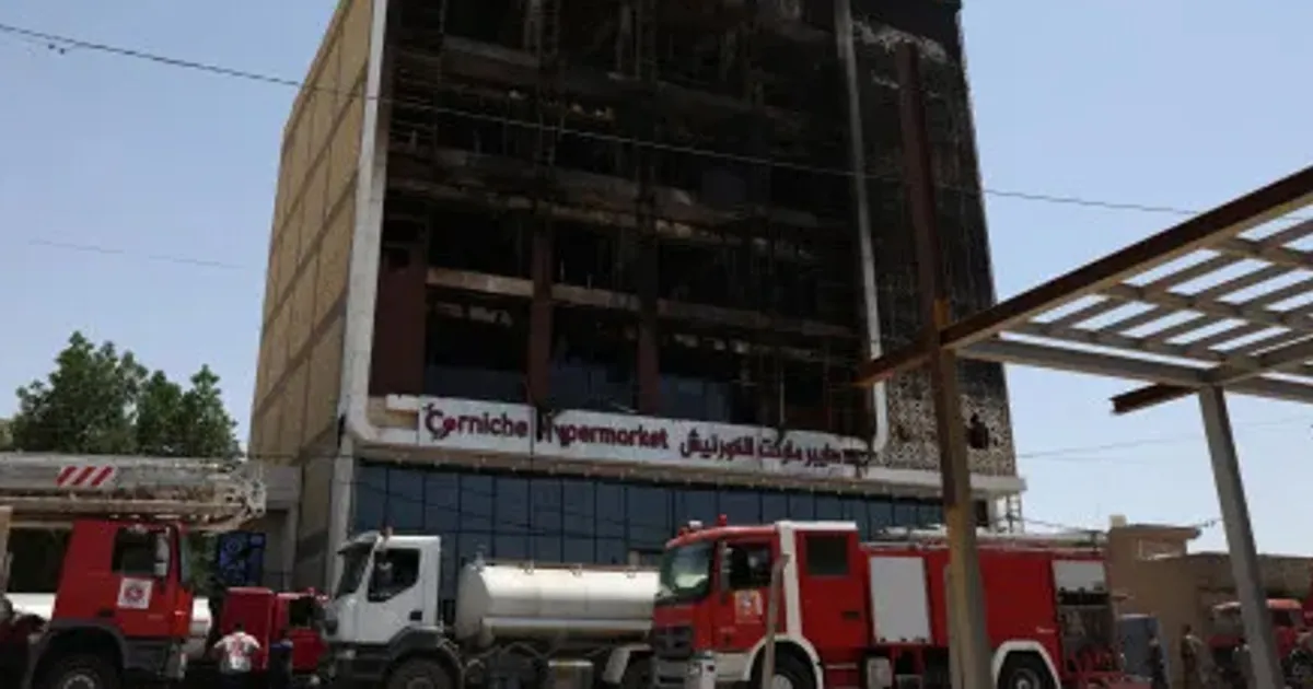 Incêndio num centro comercial no Iraque faz 63 mortos