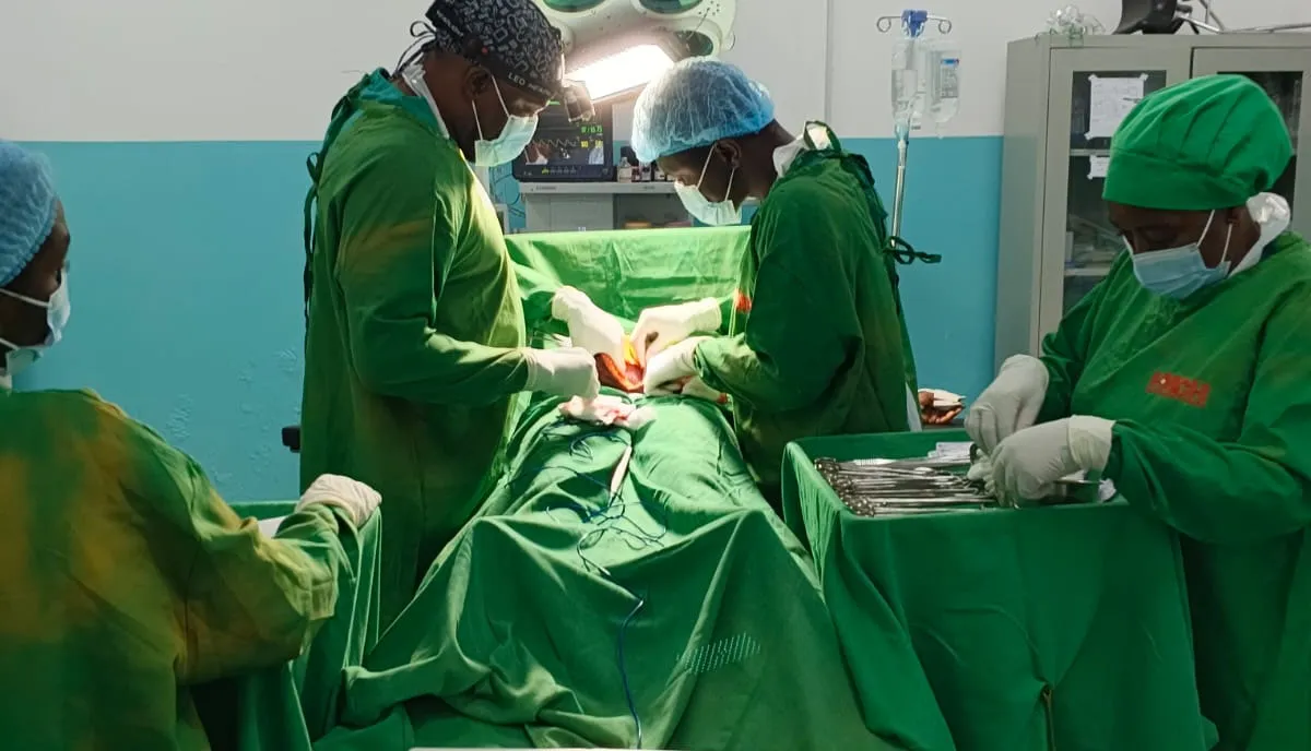 Hospital Municipal do Chongoroi remove mioma gigante a paciente de 56 anos