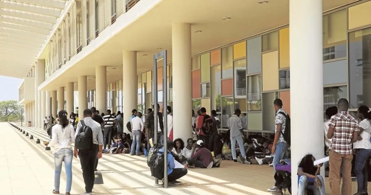 Universidade Agostinho Neto promove colóquio sobre "o cidadão e as eleições"