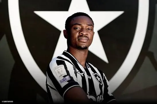 Angolano Domingos Andrade reforça Botafogo
