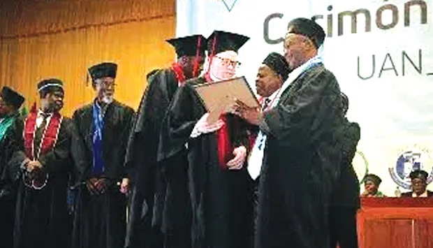 Universidade Agostinho Neto distingue discentes