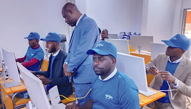 Antena de Internet do AngoSat no Bula Atumba volta a funcionar