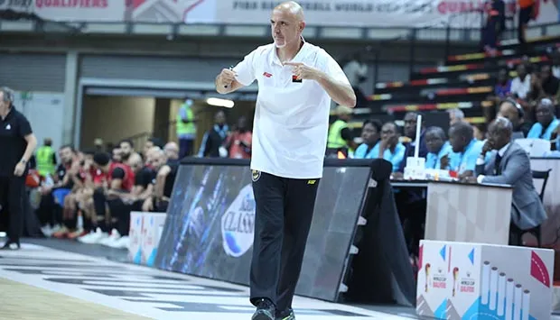 Clarós destaca evolução da Selecção Nacional
