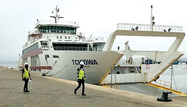 Ferryboat transporta mil toneladas de carga diversa por semana para Cabinda