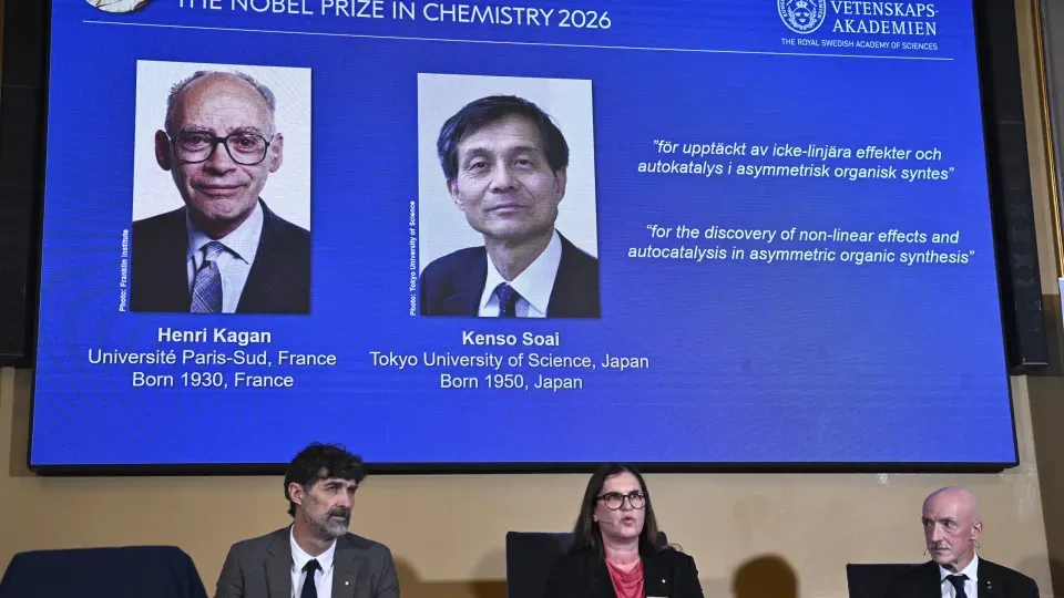 Nobel de 2026: Medicina, Física e Química atribuídos a Karl Deisseroth, Peter Hegemann, Georg Nagel, Francis Halzen, Henri Kagan e Kenso Soai