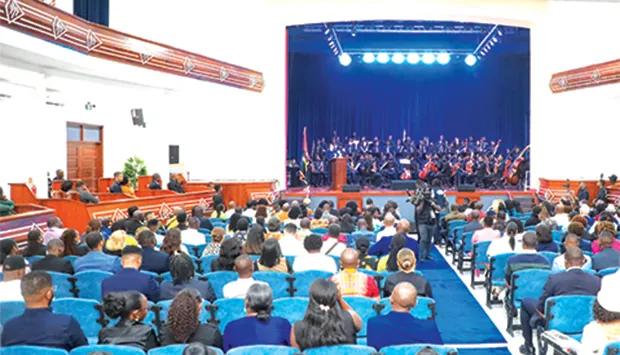Cine-Teatro Nacional devolvido aos profissionais da Cultura