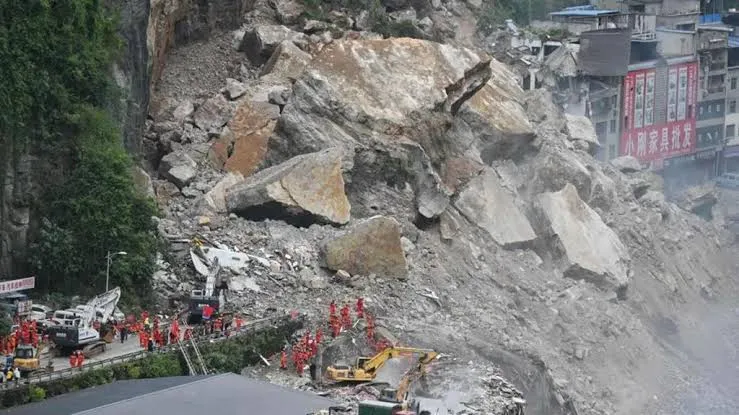 China: Aluimento de terras provoca 51 mortos e dez desparecidos