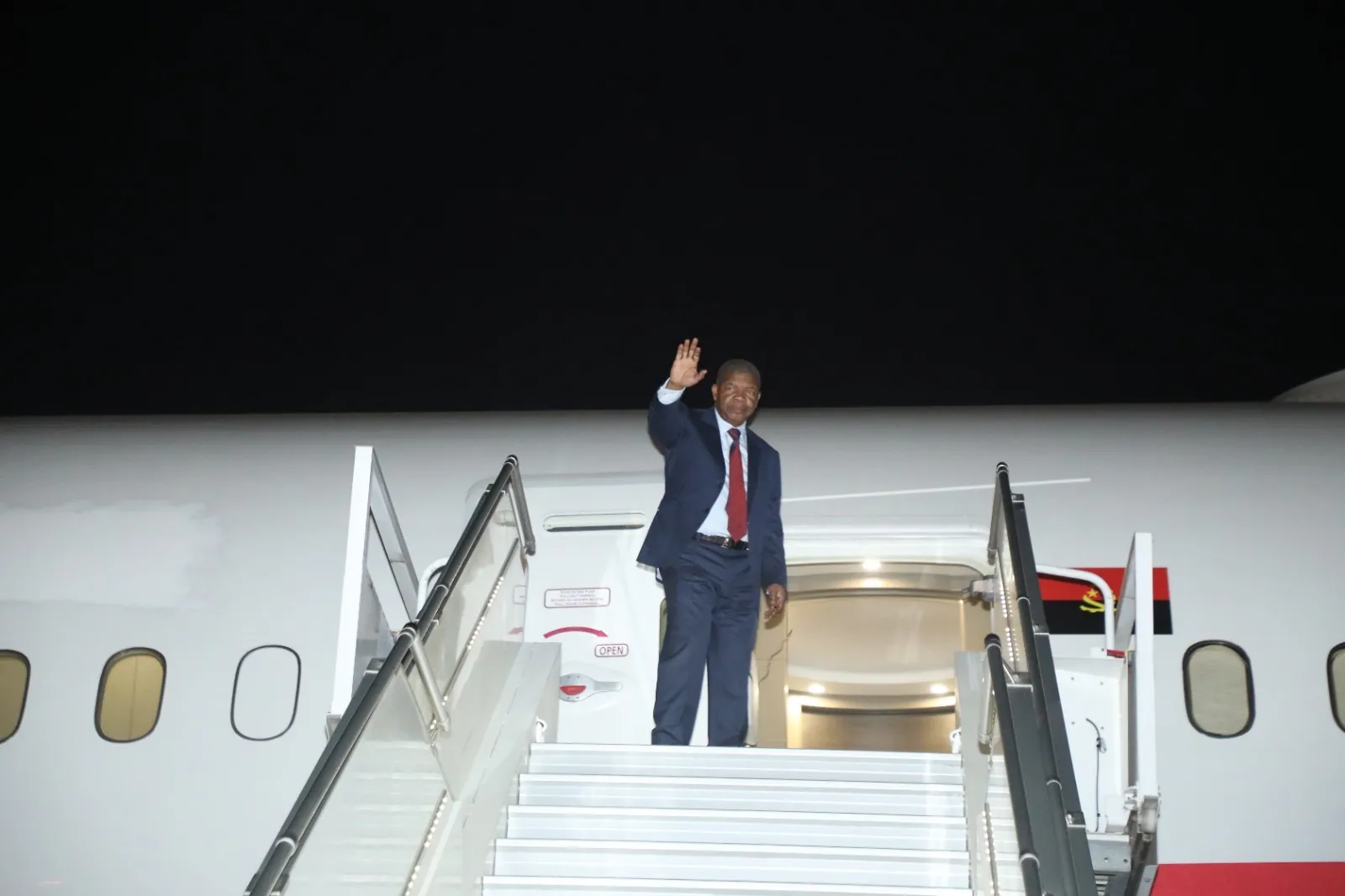Presidente João Lourenço a caminho da Itália
