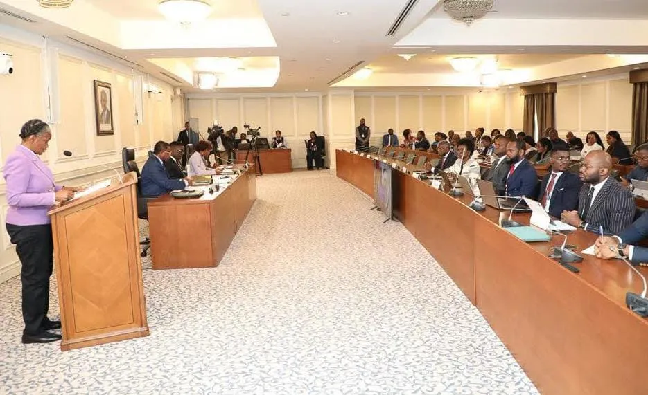 Parlamento aprova moeda comemorativa de 50 kwanzas na especialidade