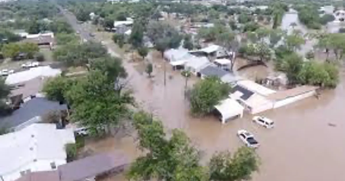 Inundações no Texas fazem 27 mortos