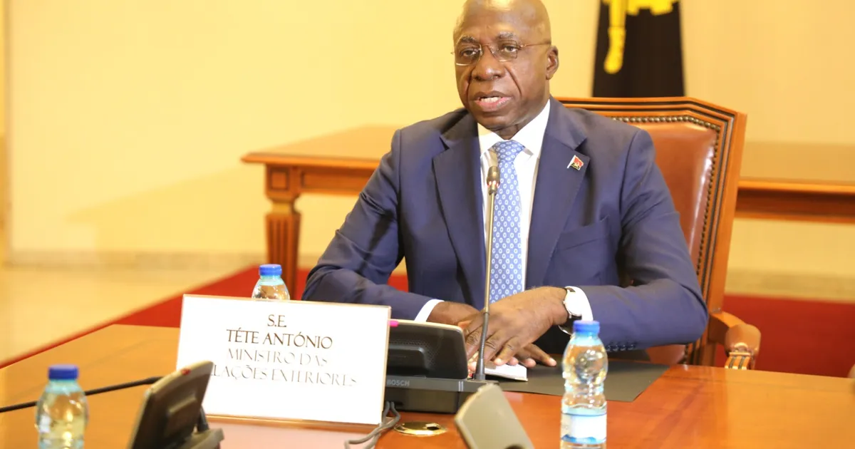Téte António desloca-se a Bissau para Reunião do Conselho de Ministros da CPLP