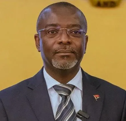 Solicitada facilidade na concessão de vistos para a África do Sul