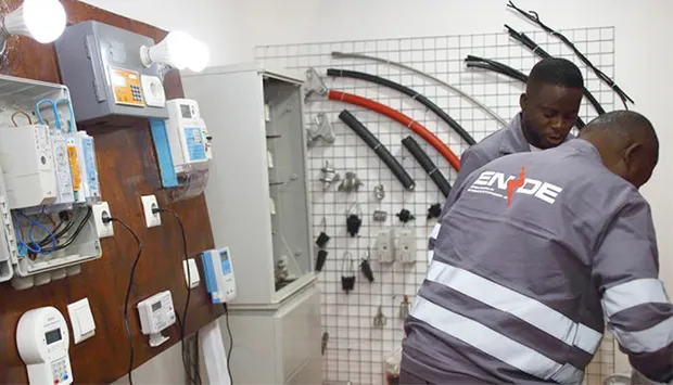 ENDE instala 409 mil contadores pré-pagos