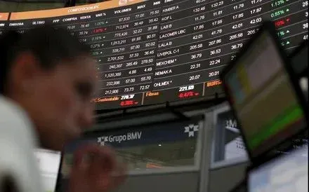 Petróleo e gás rendem mais de 8 mil milhões de dólares a Angola no arranque de 2026
