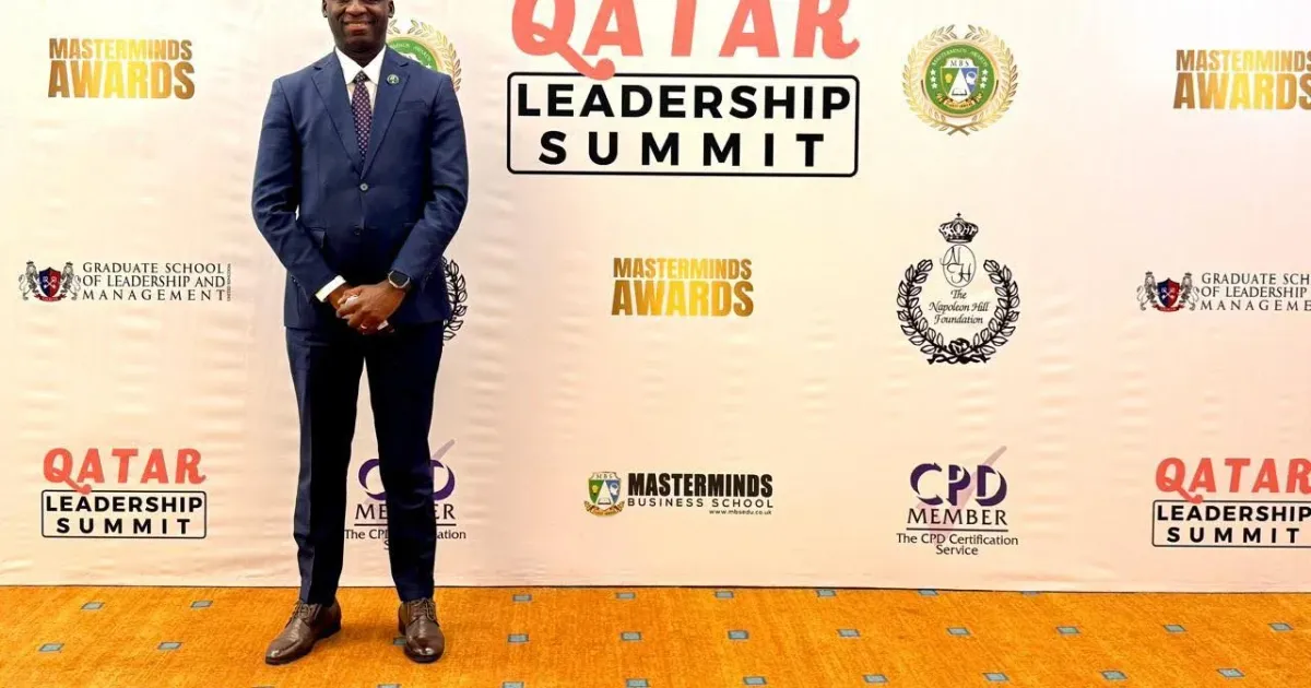 Felix Zola Participa do “Leadership Summit 2025” no Qatar e Anuncia Parceria Internacional