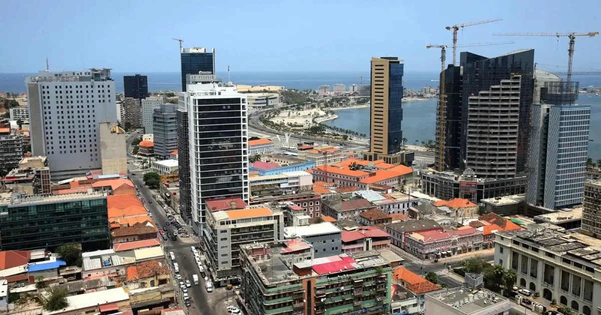 Oxford Economics revê em alta inflação em Angola