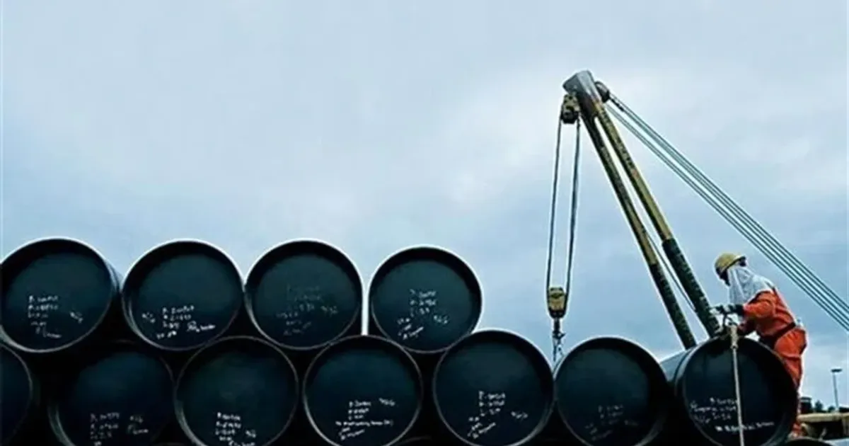 Preço do petróleo mantém-se abaixo do previsto e ameaça aumentar défice orçamental