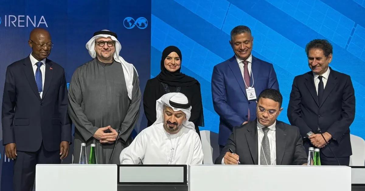 Angola assina contrato de aquisição de 150 MW de energia solar com a empresa MASDAR