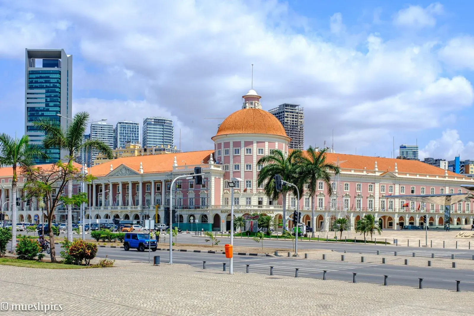 Kwanza mais fraco reduz valor real do crédito ao sector privado