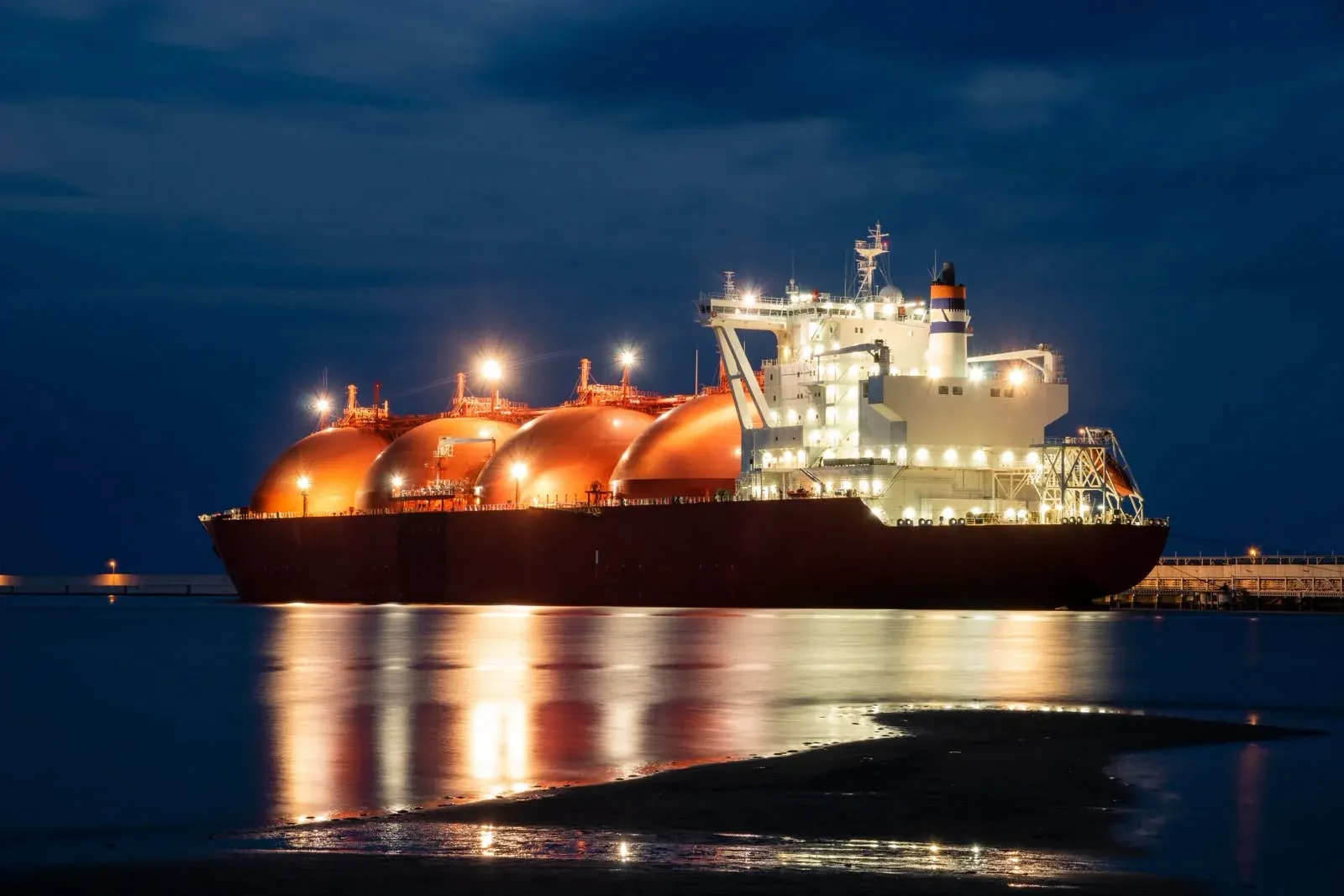 Angola entre os países que mais aumentaram exportações de GNL em 2025