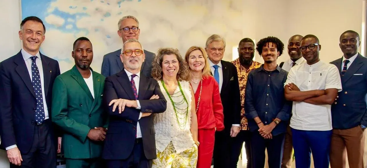 KREAB renova identidade global e aposta no posicionamento estratégico de Angola